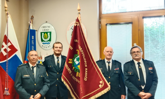 SDH Třebihoště a Dehtova se těší z nového praporu